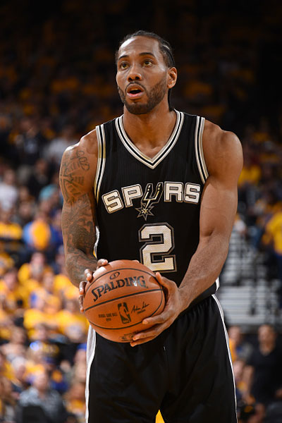 青岛队险胜马刺,伦纳德刷新纪录 青岛队险胜马刺,伦纳德刷新纪录