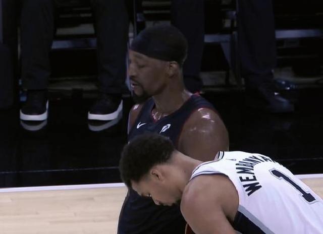 勇士碾压雄鹿，字母哥刷新纪录